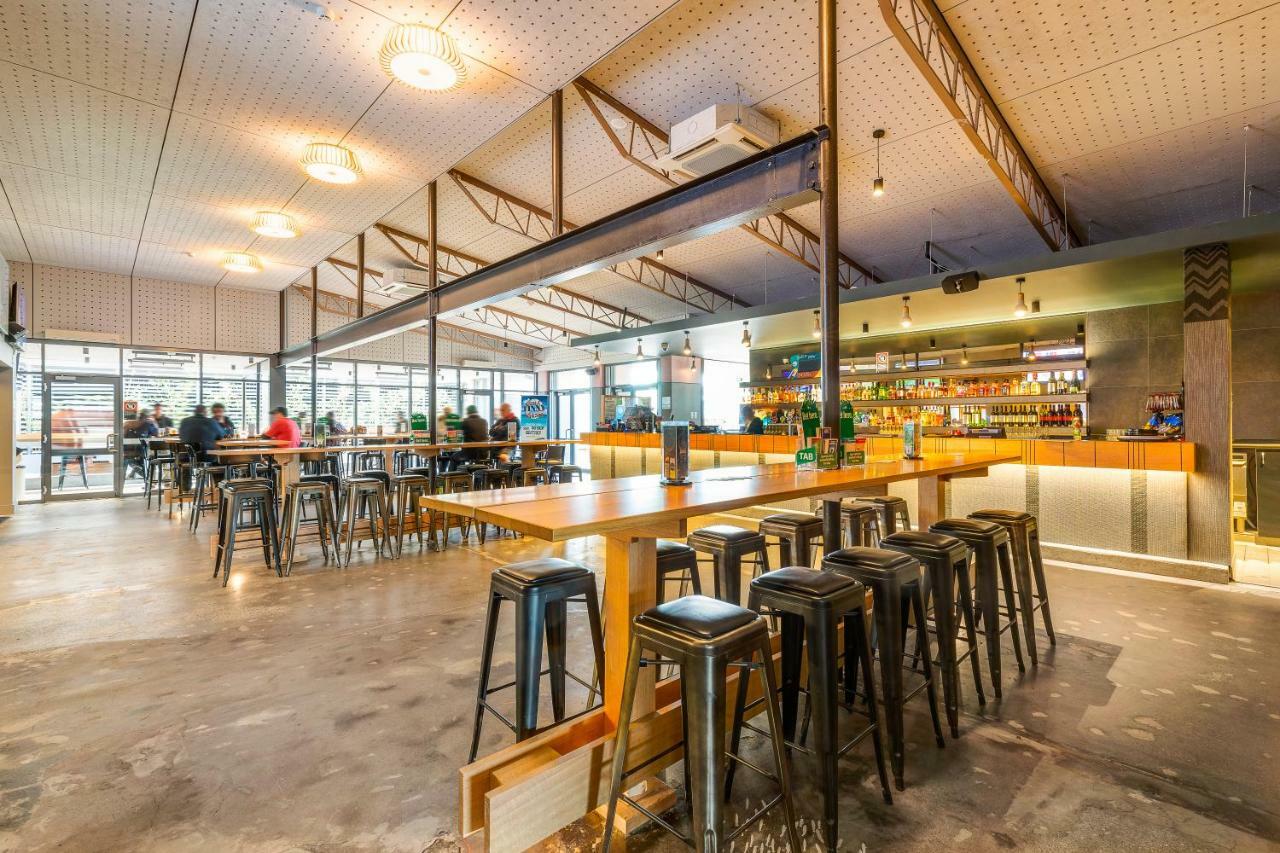 Nightcap At Ocean Beach Hotel Umina Beach Екстер'єр фото